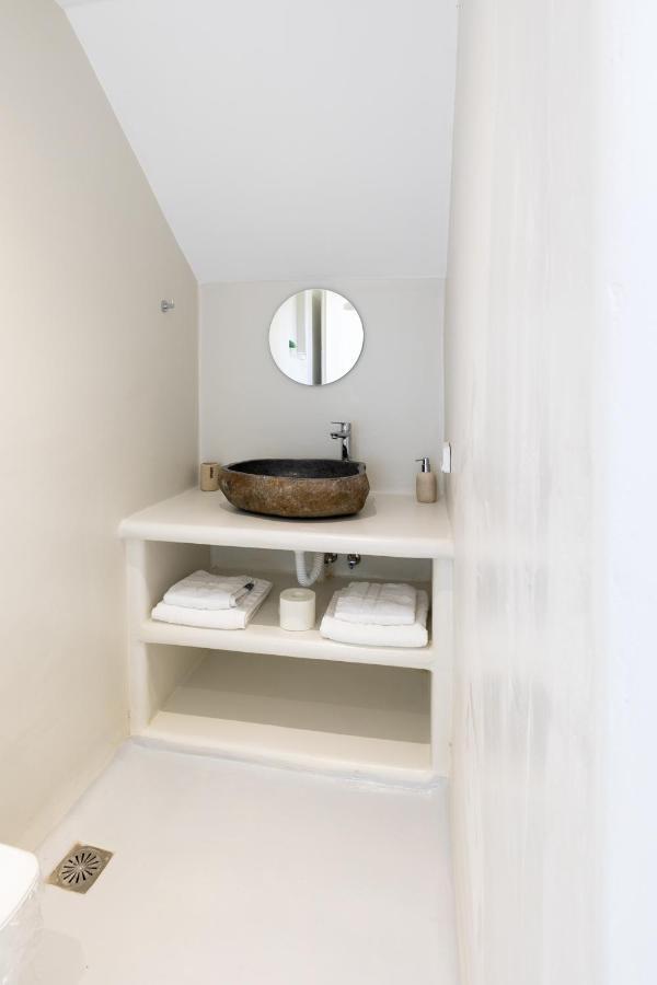Studio 28 Maragkas Luaran gambar