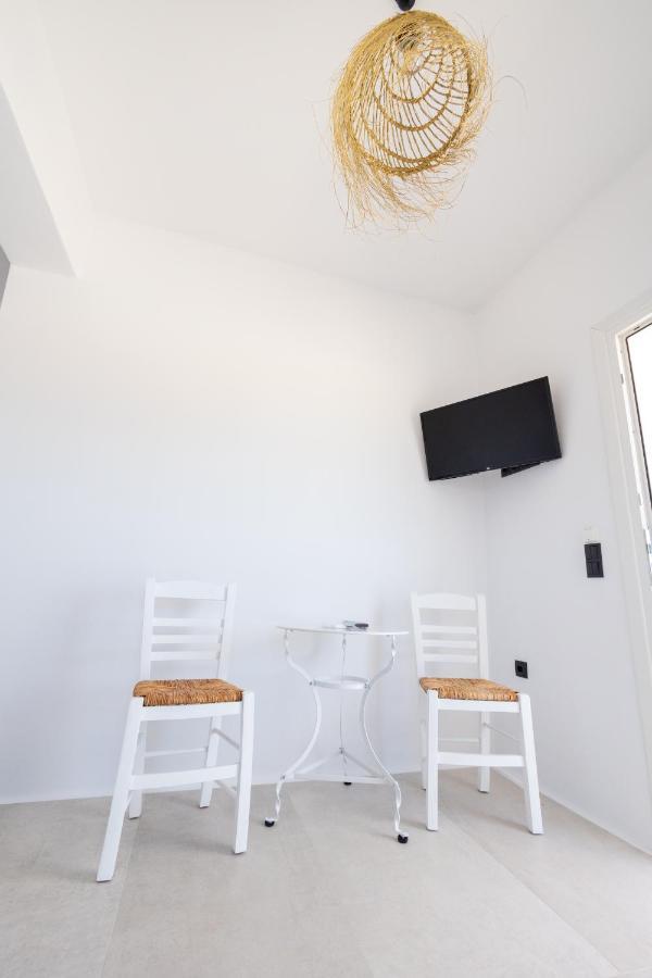 Studio 28 Maragkas Luaran gambar